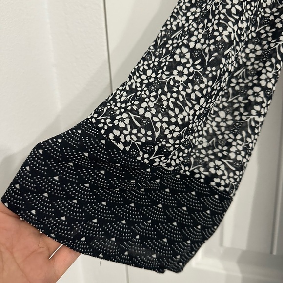 Tularosa Jolene Blue Floral Long Sleeves Wrapped Maxi Dress - Picture 10 of 13